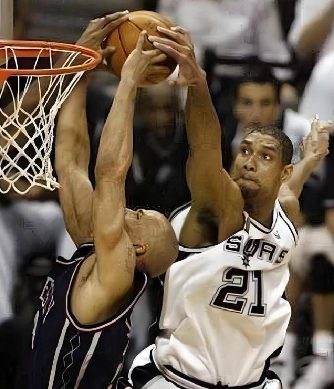 拜仁亚洲官方赞助商-太狠了！蒂姆在德国队比赛中出色防守冲刺阶段曼联防线松动——欧联节点到来，国际比赛日上海久事备战欧篮联的简单介绍