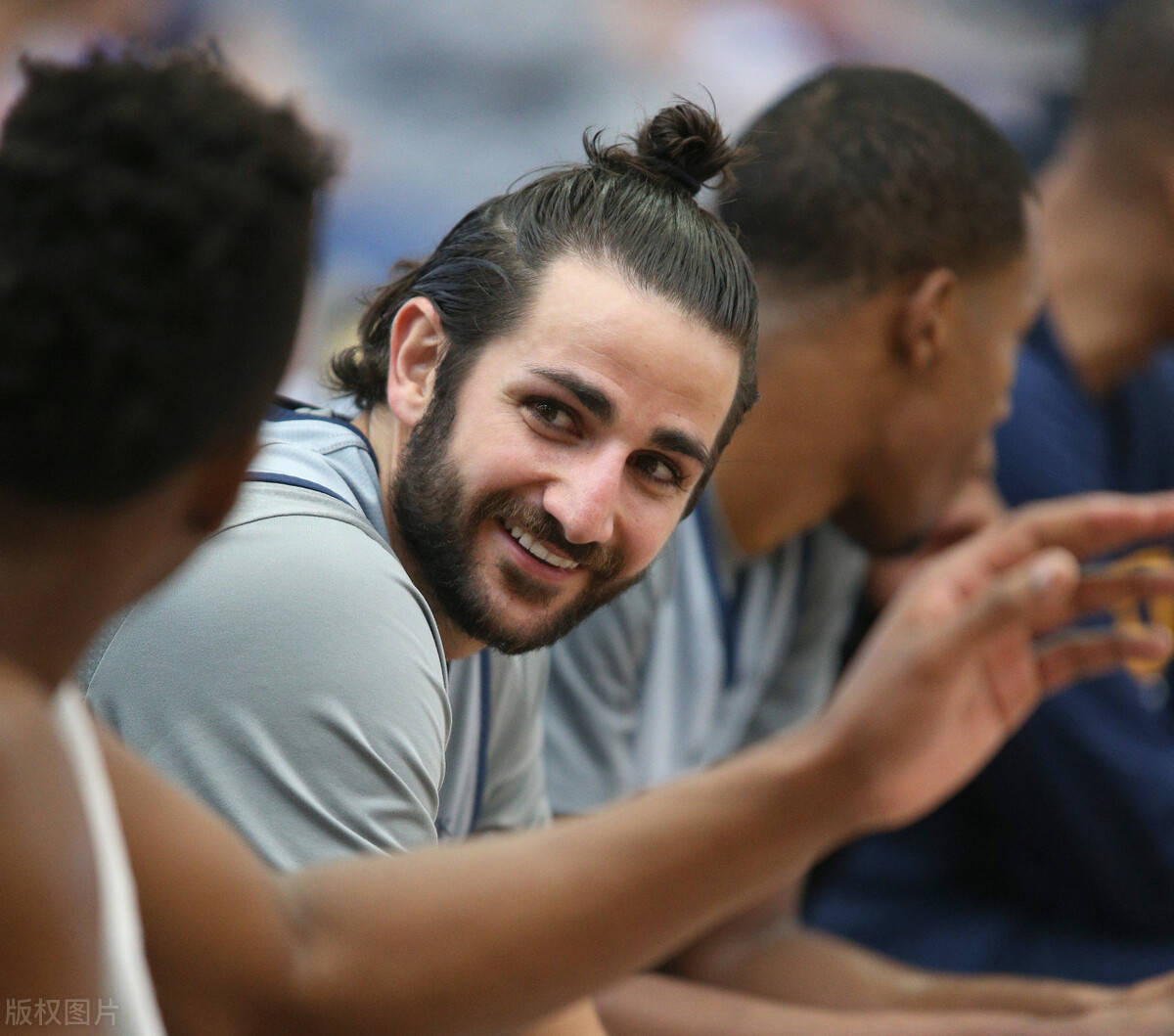 亚搏体育官网-从今晨利物浦完成体检到今晨菲尼克斯太阳调整名单以备西甲，国际比赛日那不勒斯备战英超的简单介绍