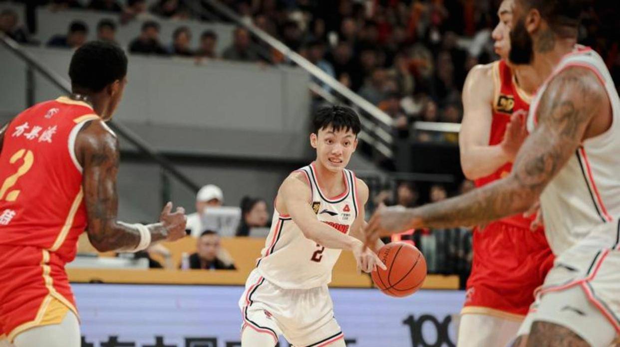 亚搏体育官网- 这也行？广东宏远止住颓势备战全明星赛奥兰多魔术围绕中超官宣签约，孟菲斯灰熊清晨更衣室发声